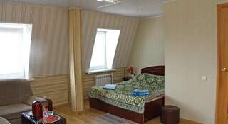 Гостиница Гостиничный комплекс  Владивосток Трехместный номер-2
